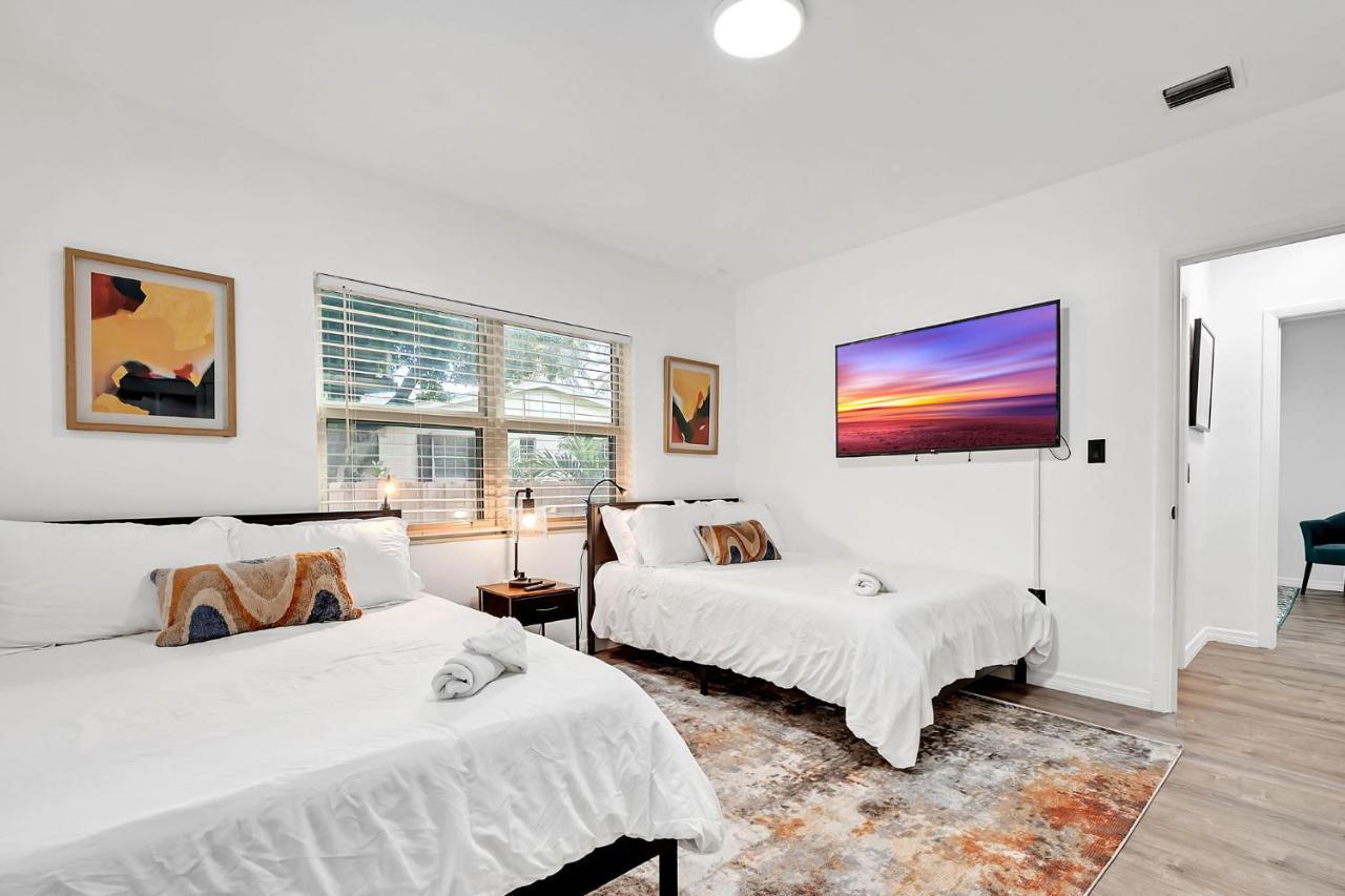 Casa Linda Gated 3 Bed 2 Bath By The River 1810 Miami