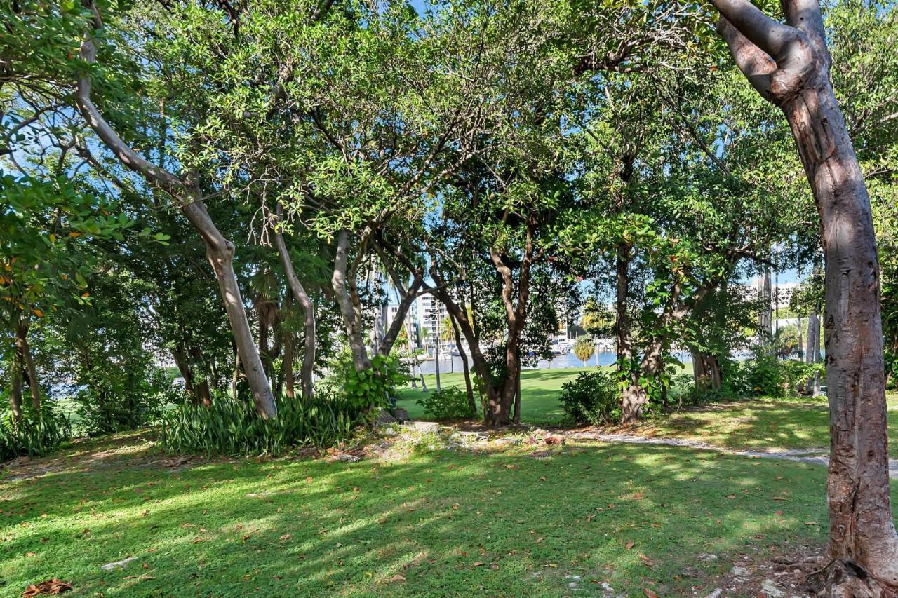 Casa Linda Gated 3 Bed 2 Bath By The River 1810 *