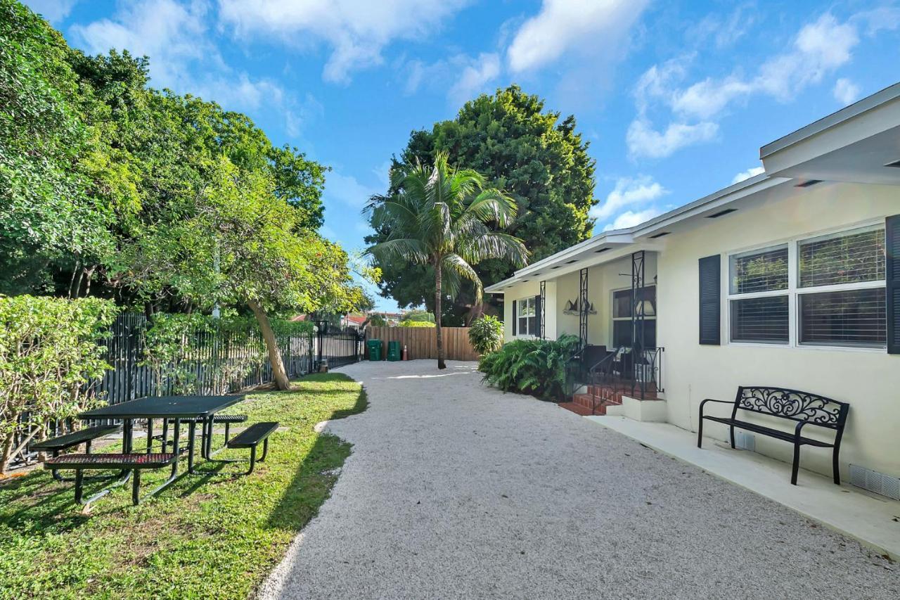 Casa Linda Gated 3 Bed 2 Bath By The River 1810 Miami