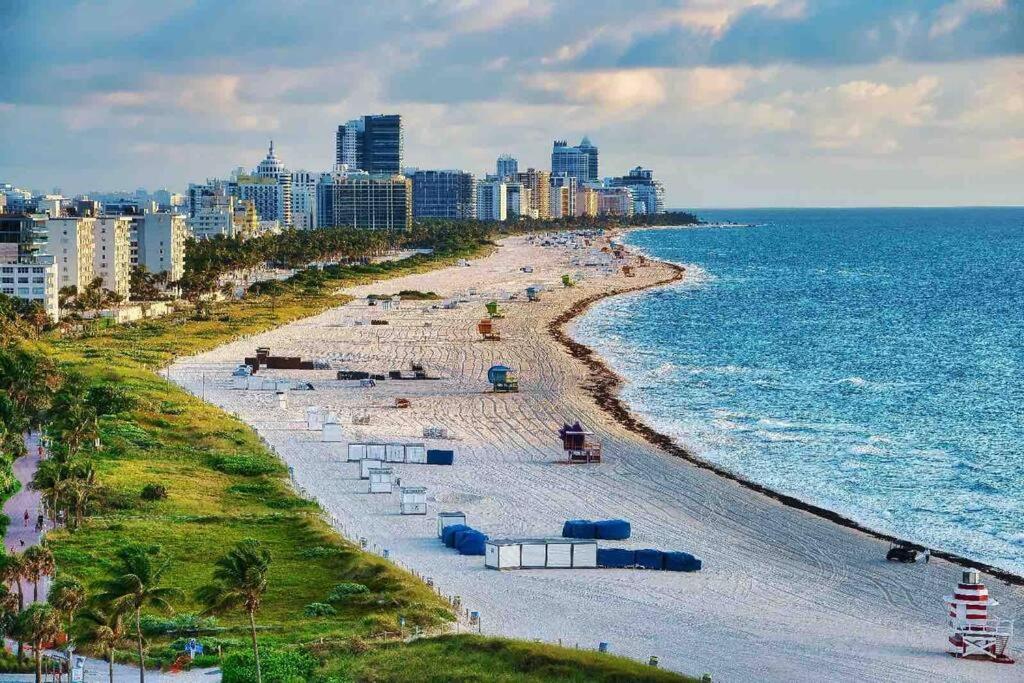Casa Fortim + Private + Large Patio Apartment Miami