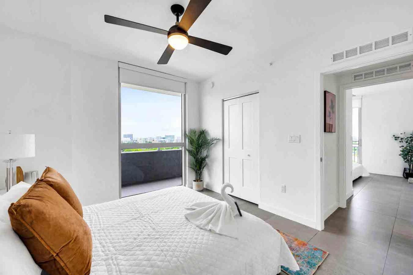Amazing 3 Bed Unit In Dwntwn With Free Parking Apartment Miami