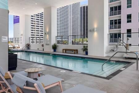 Apartment Heart Of Downtown Pool & Gym