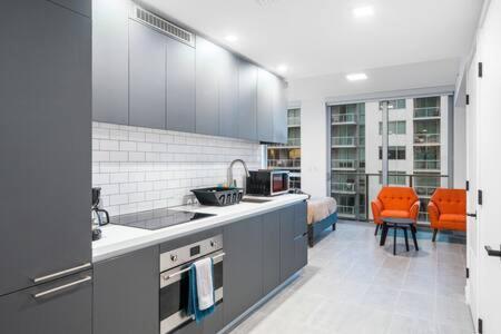 Apartment Heart Of Downtown Pool & Gym
