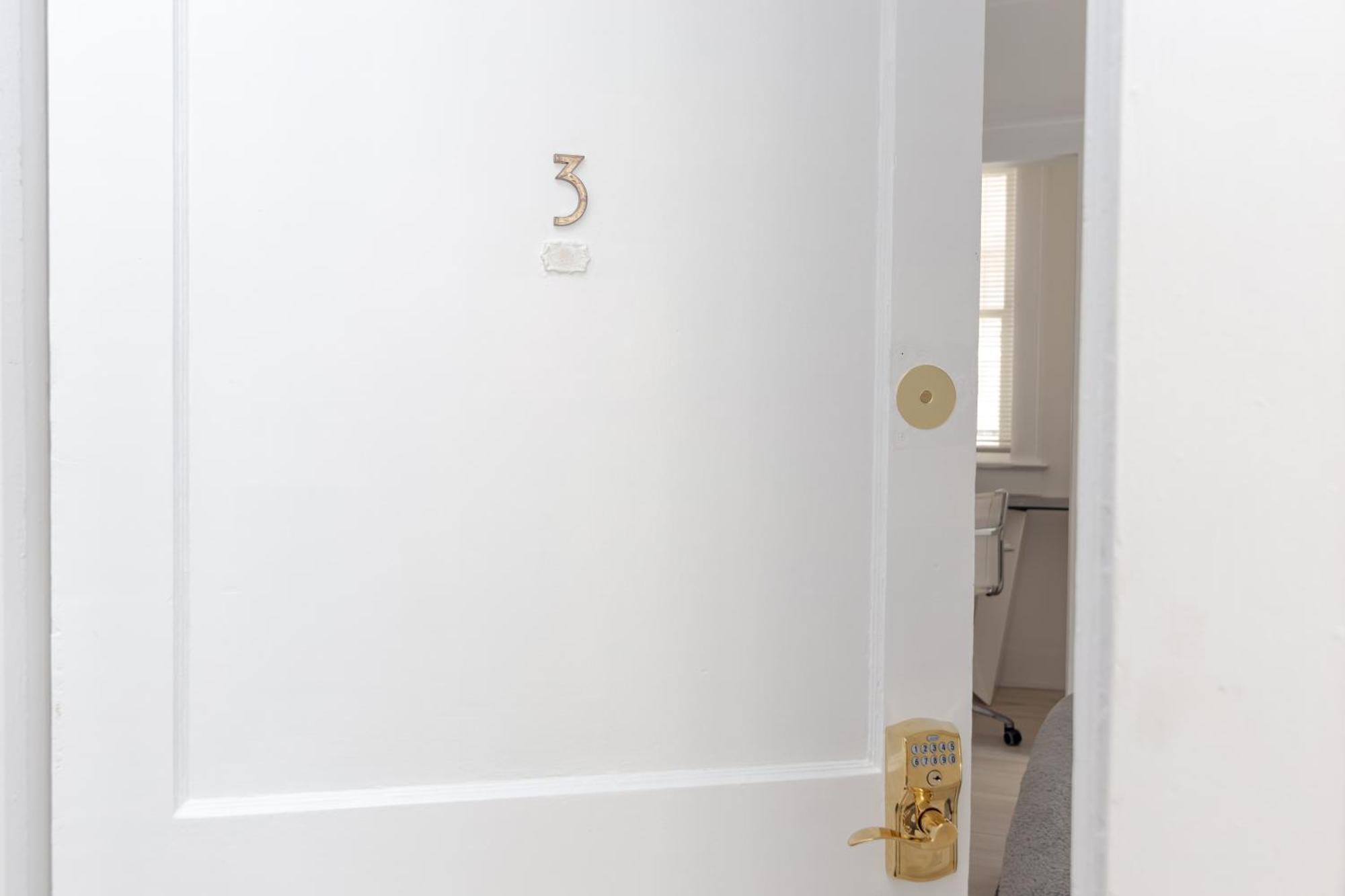 Apartment 2-bdrm -heart Wynwood & Edgewater- Private Parking Miami