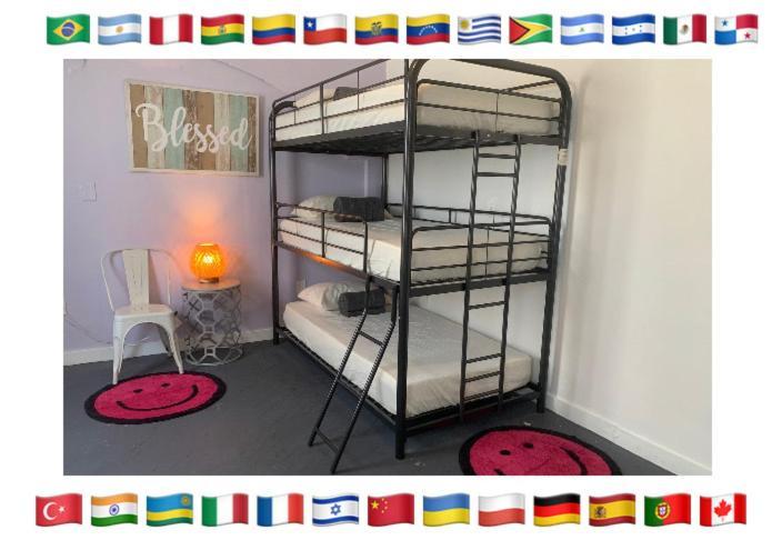 On A Budget - Free Dinner -coffee - Tea - Every Day-female Only Dorms - Men Only Dorms - Under New Management Hostel Miami