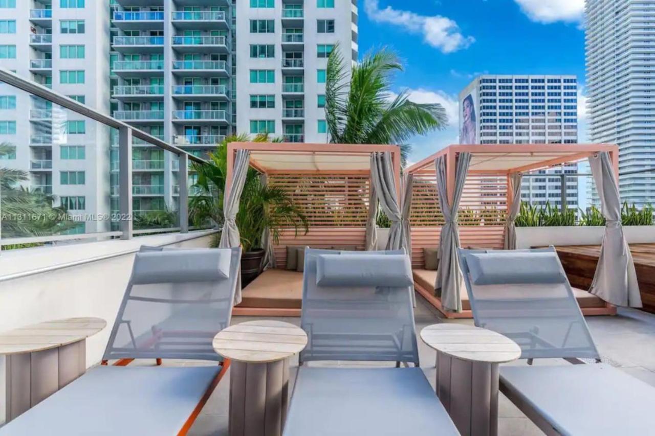 Modern Downtown With Pool And Gym *
