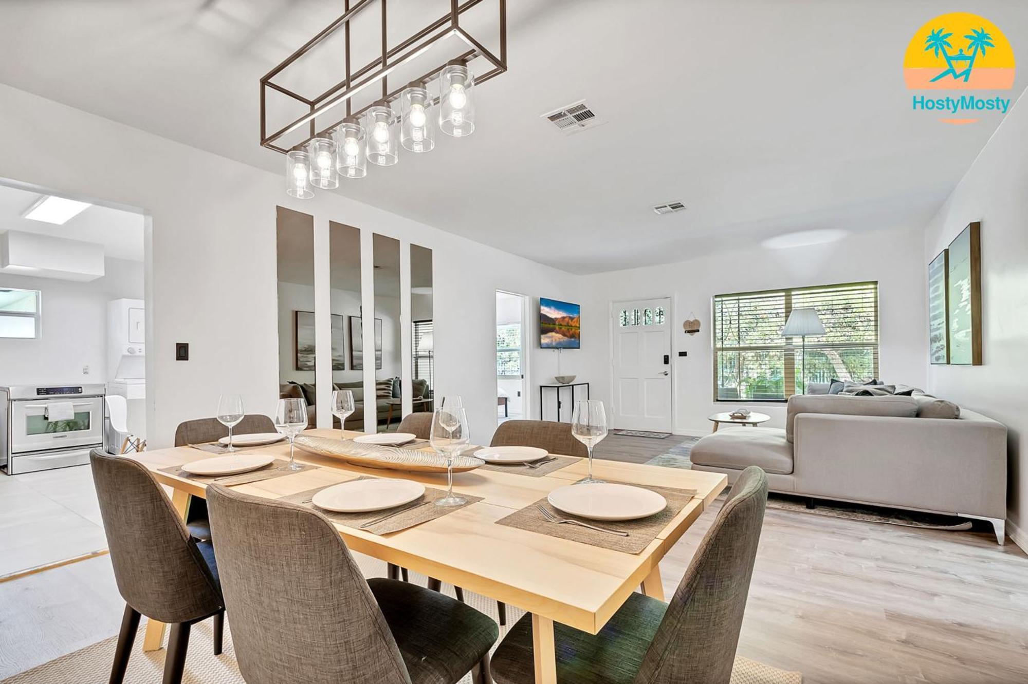 Villa Casa Linda Gated 3 Bed 2 Bath By The River 1810 Miami