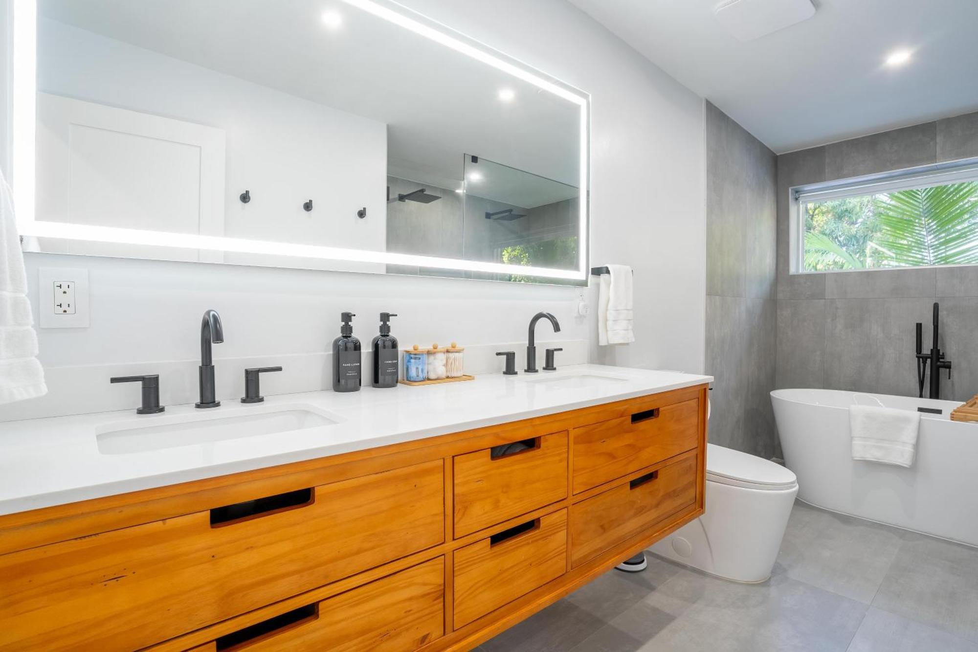 5br Hottubpooltableminigolf 7 Min To Wynwood Apartment
