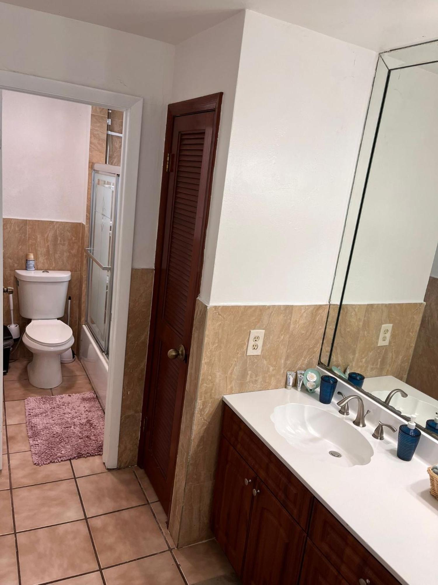 Homestay Spanish Style House - Free Parking *