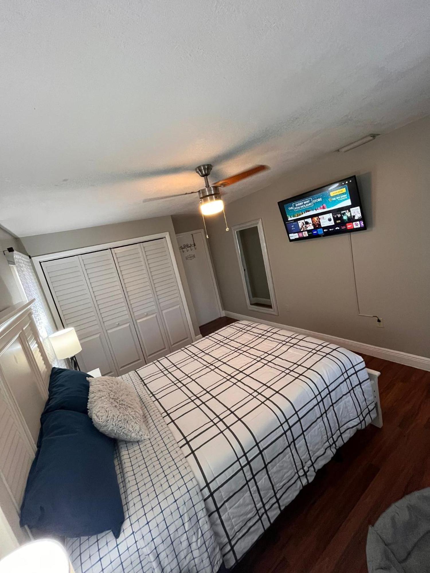 Spanish Style House - Free Parking Homestay Miami