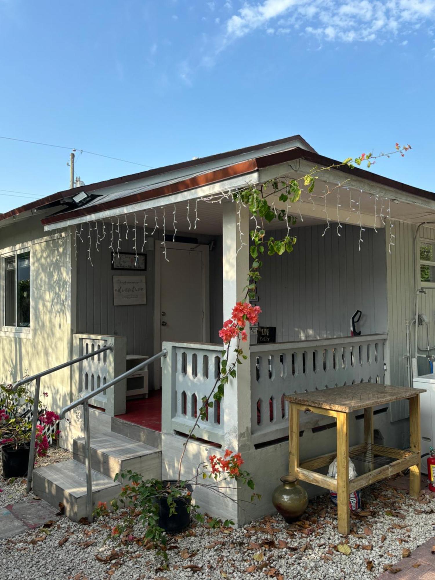Deluxe In Location In A 2 Bedrooms Unit - Parking, Laundry And Luggage Storage