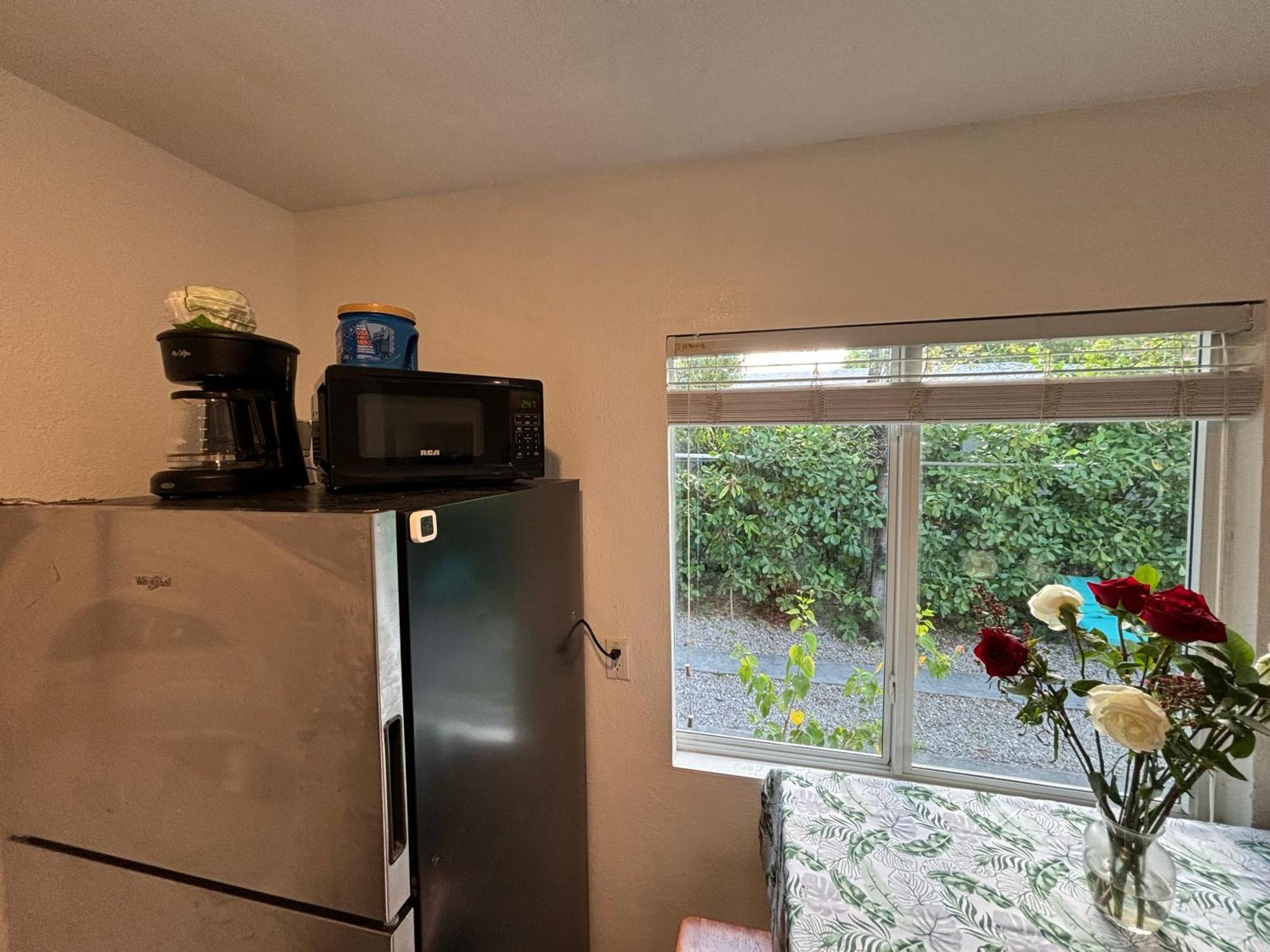 Guest house Deluxe In Location In A 2 Bedrooms Unit - Parking, Laundry And Luggage Storage *