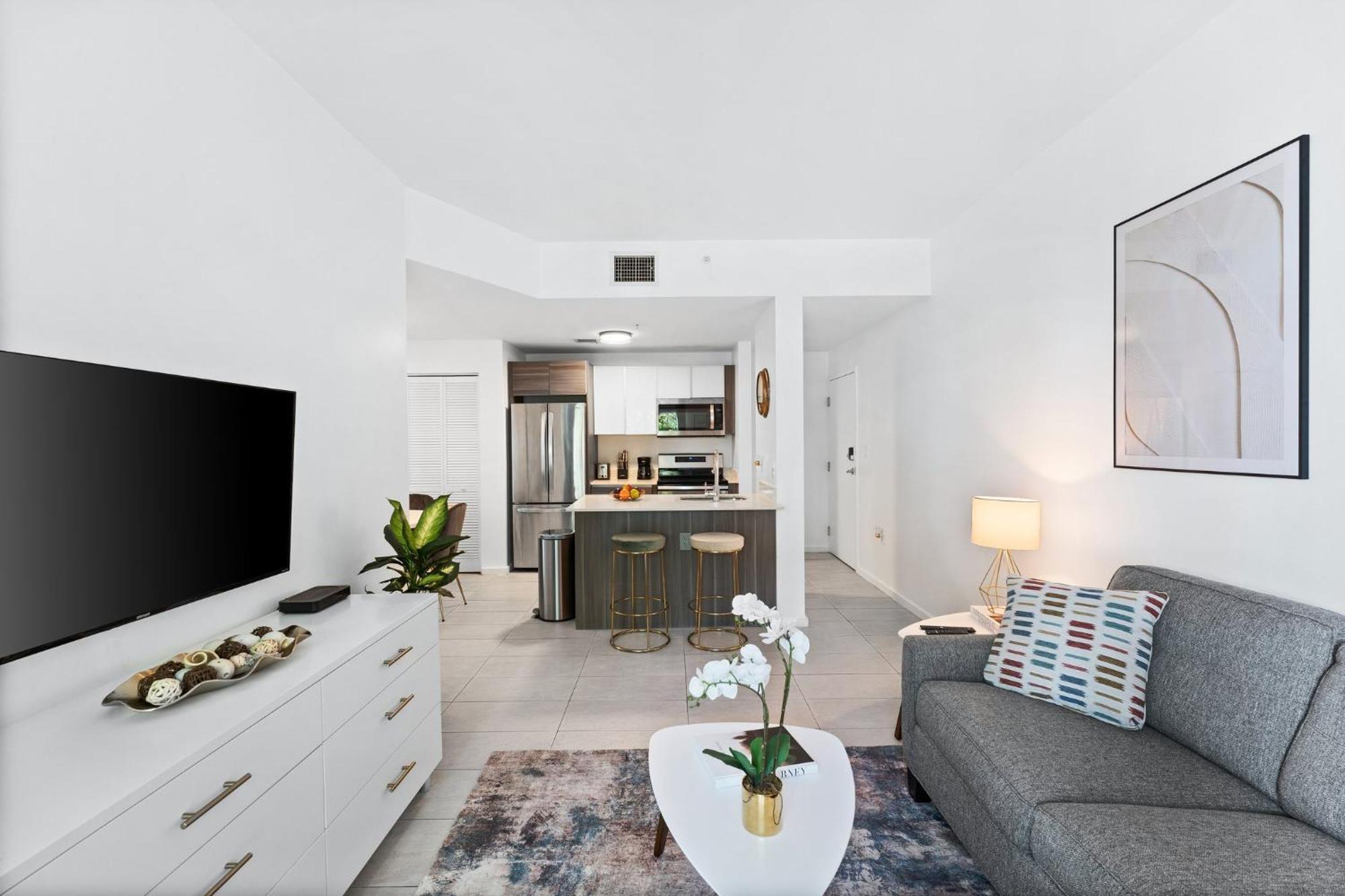 Apartment Modern In Edgewater Miami