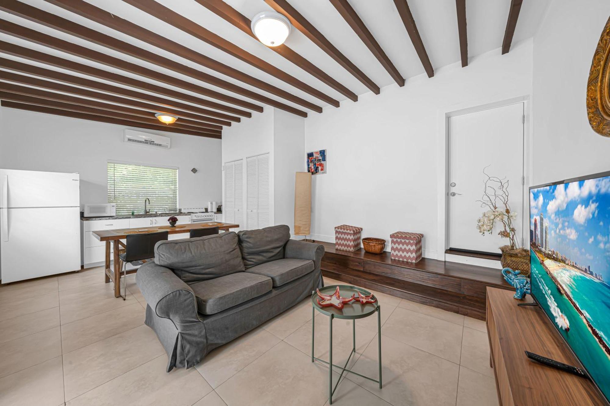 Casa Havana - Renovated One Bedroom In Holiday home Miami