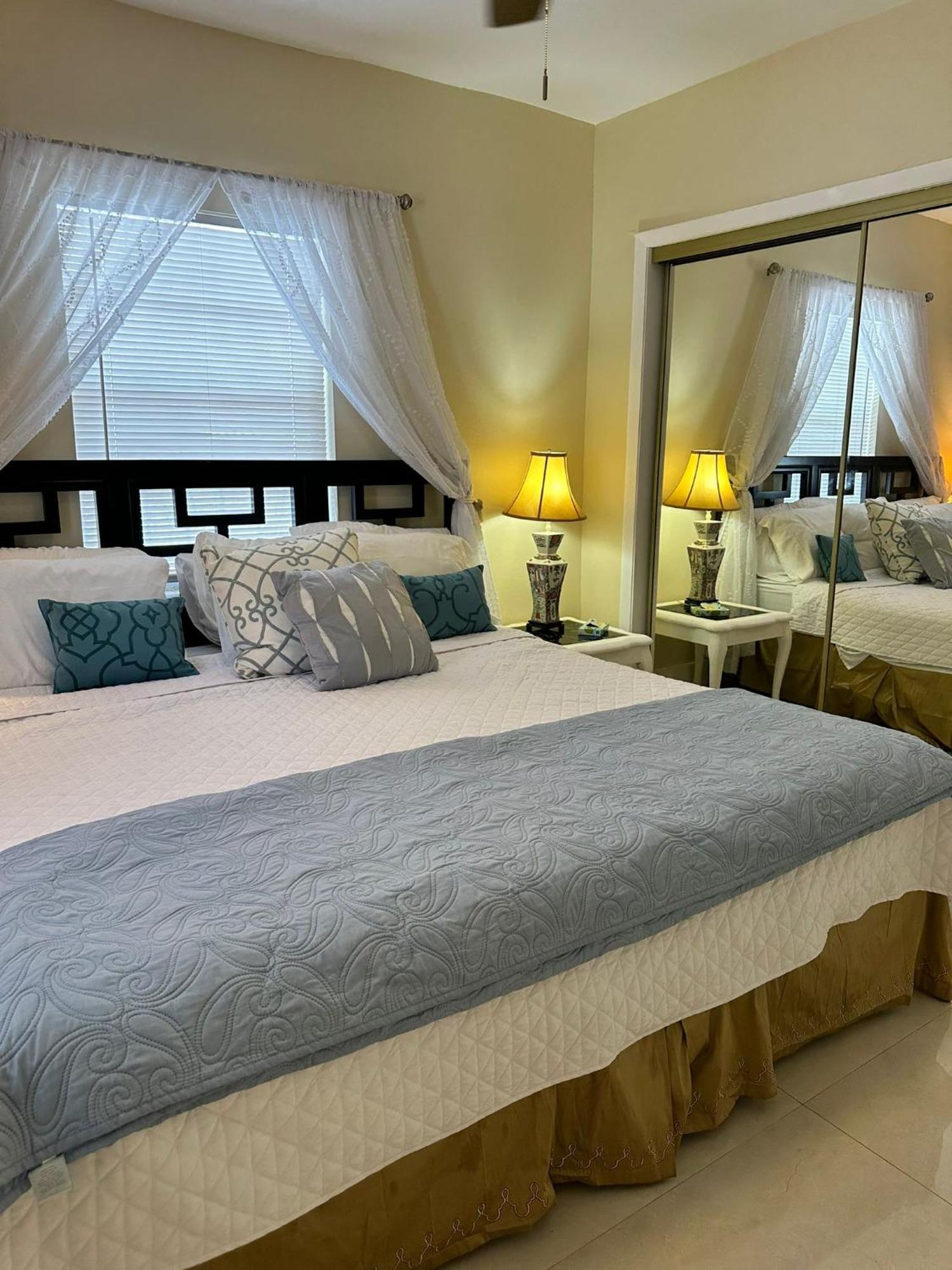 Casa De Paz * Miami