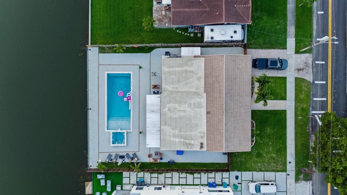 Lakefront Paradise Heated Pool 5 Beds * Miami