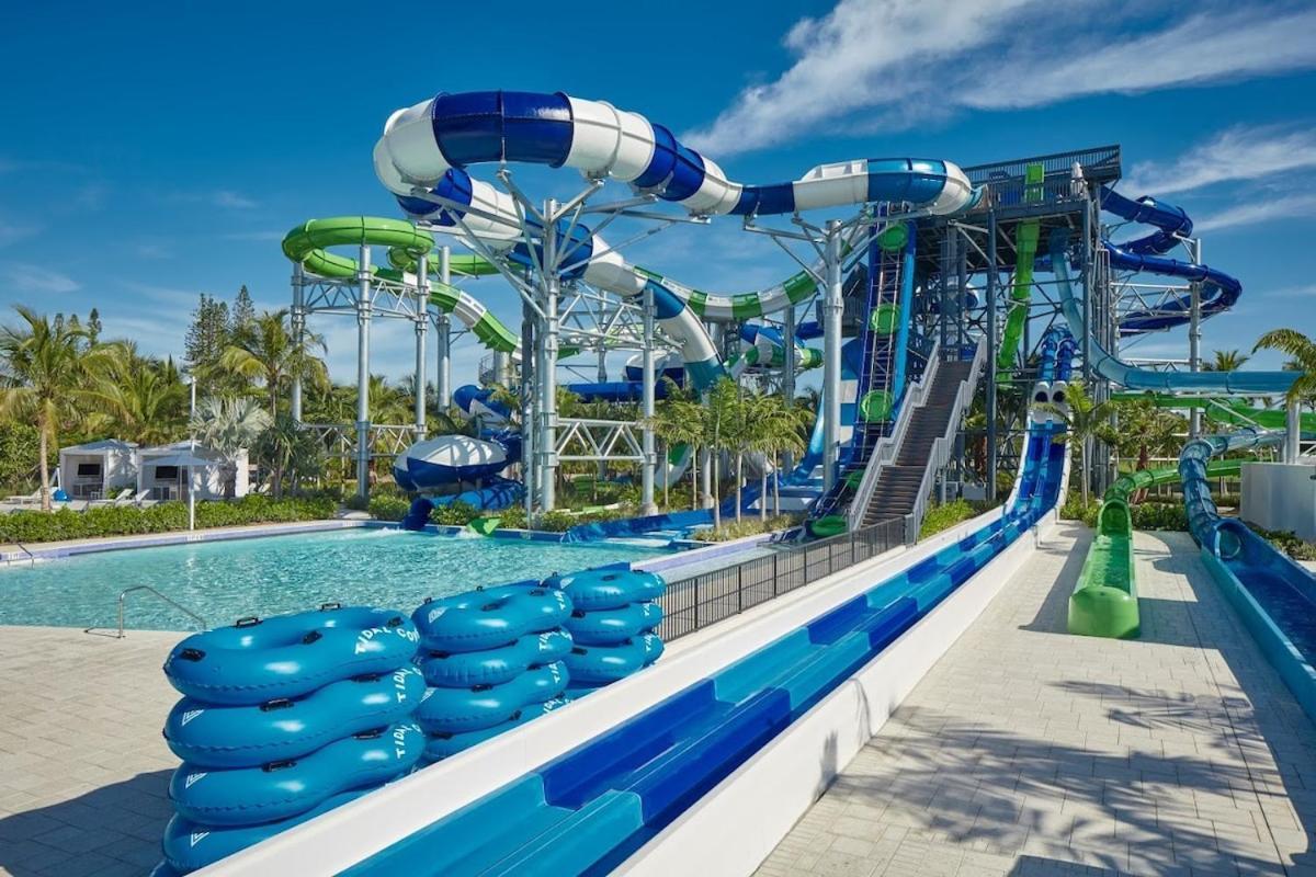 Lakefront Paradise Heated Pool 5 Beds *