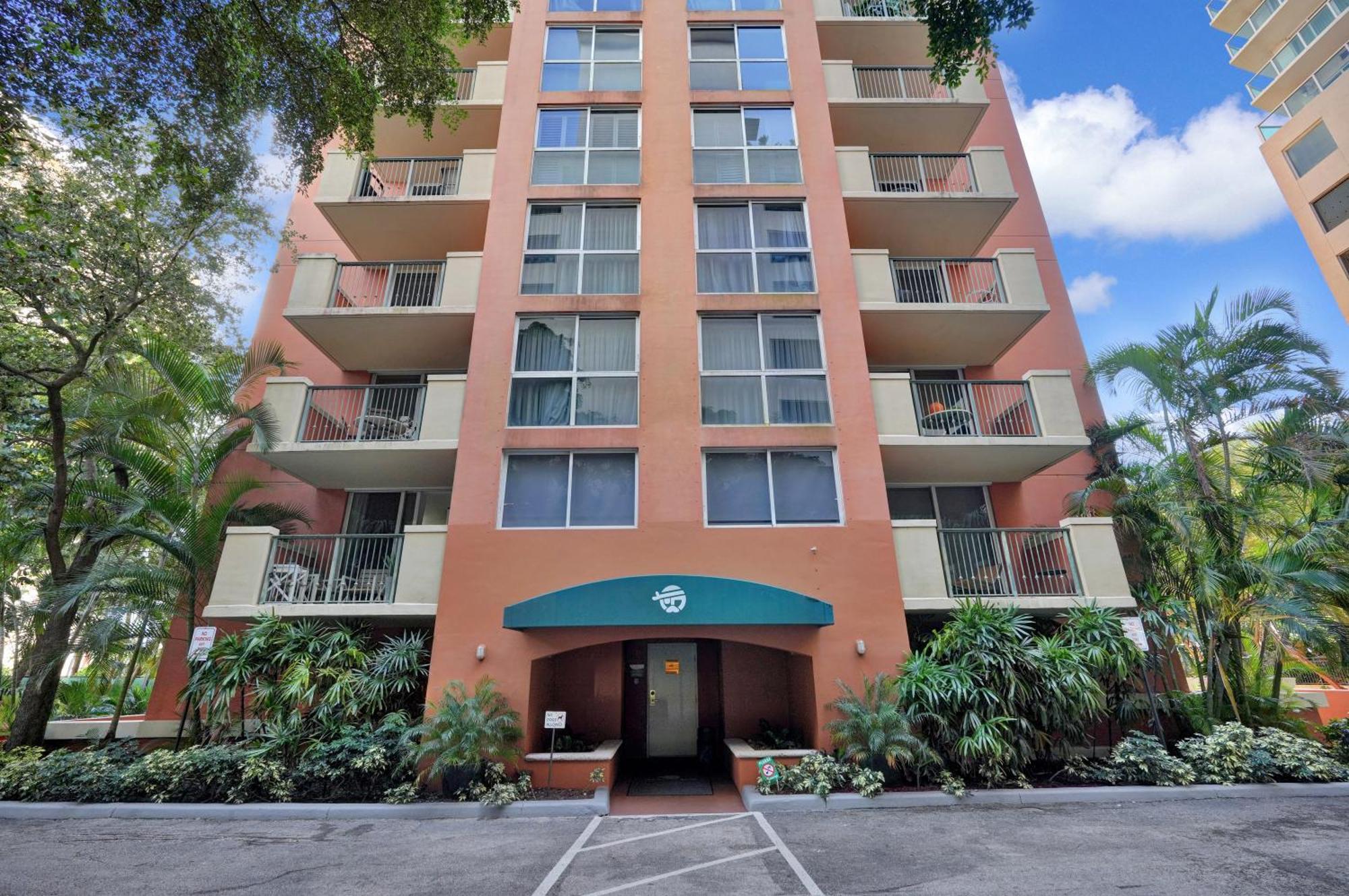 Aparthotel Serene Cozy Retreat With Balcony Free Parking *