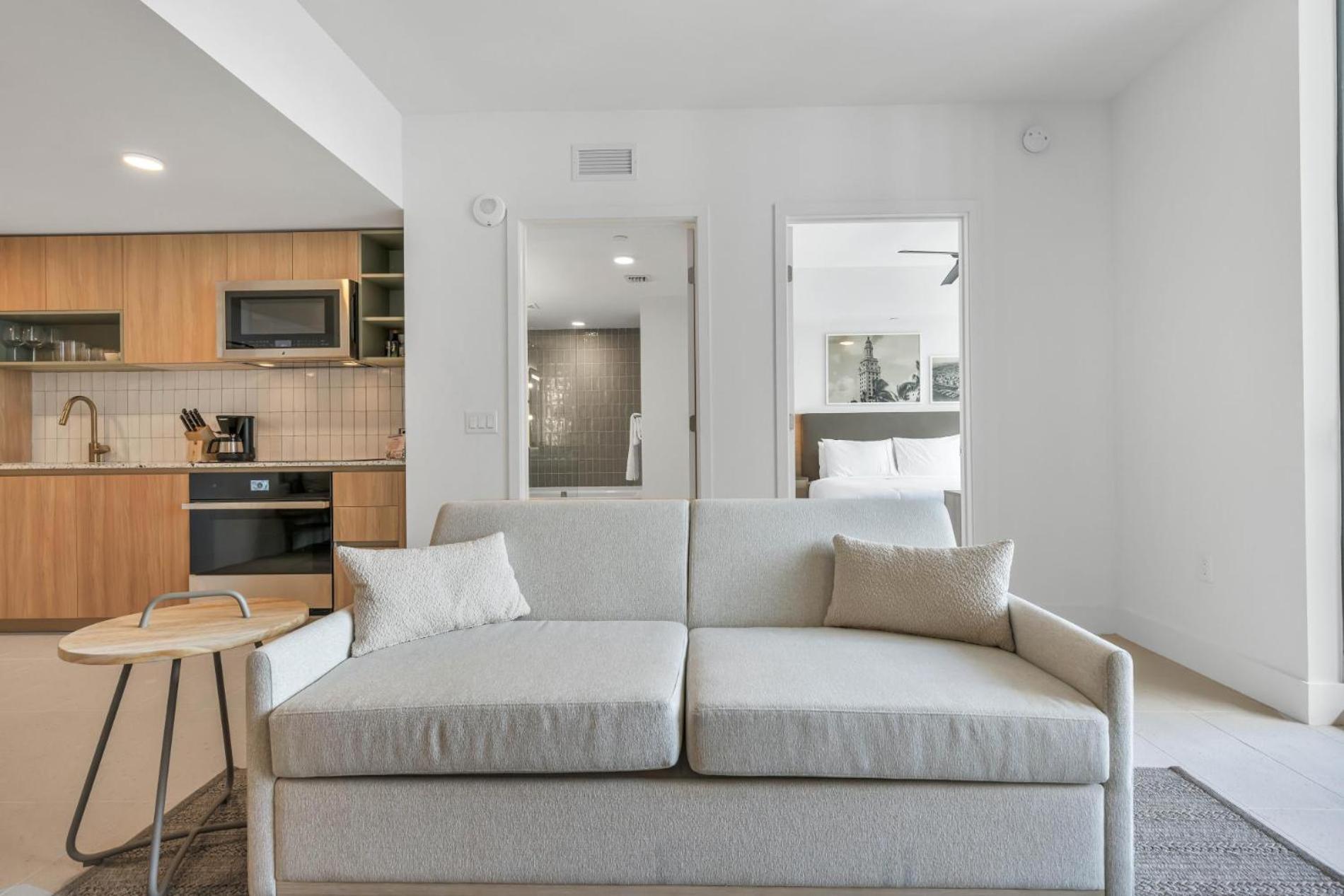 Modern 29th-floor In Downtown Views, Pool, And Gym Access * Miami