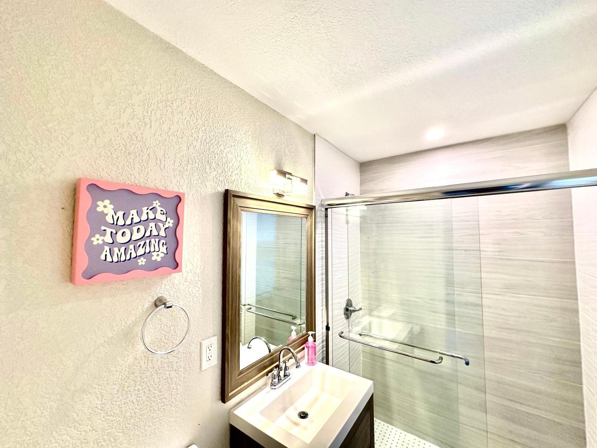 World Connect Hostel Miami