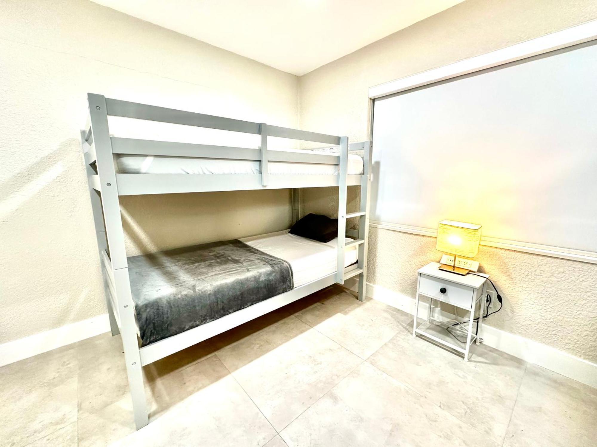 Hostel World Connect Miami
