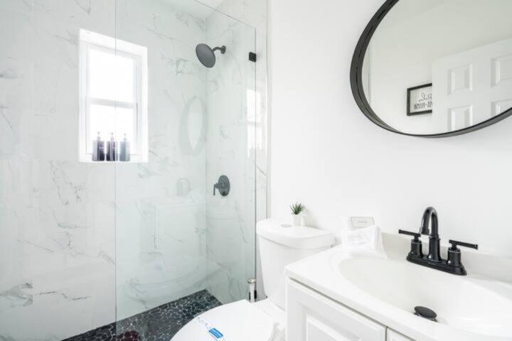 Apartment Hot Tub & King Bed - 8min From Airport, & Dt Miami