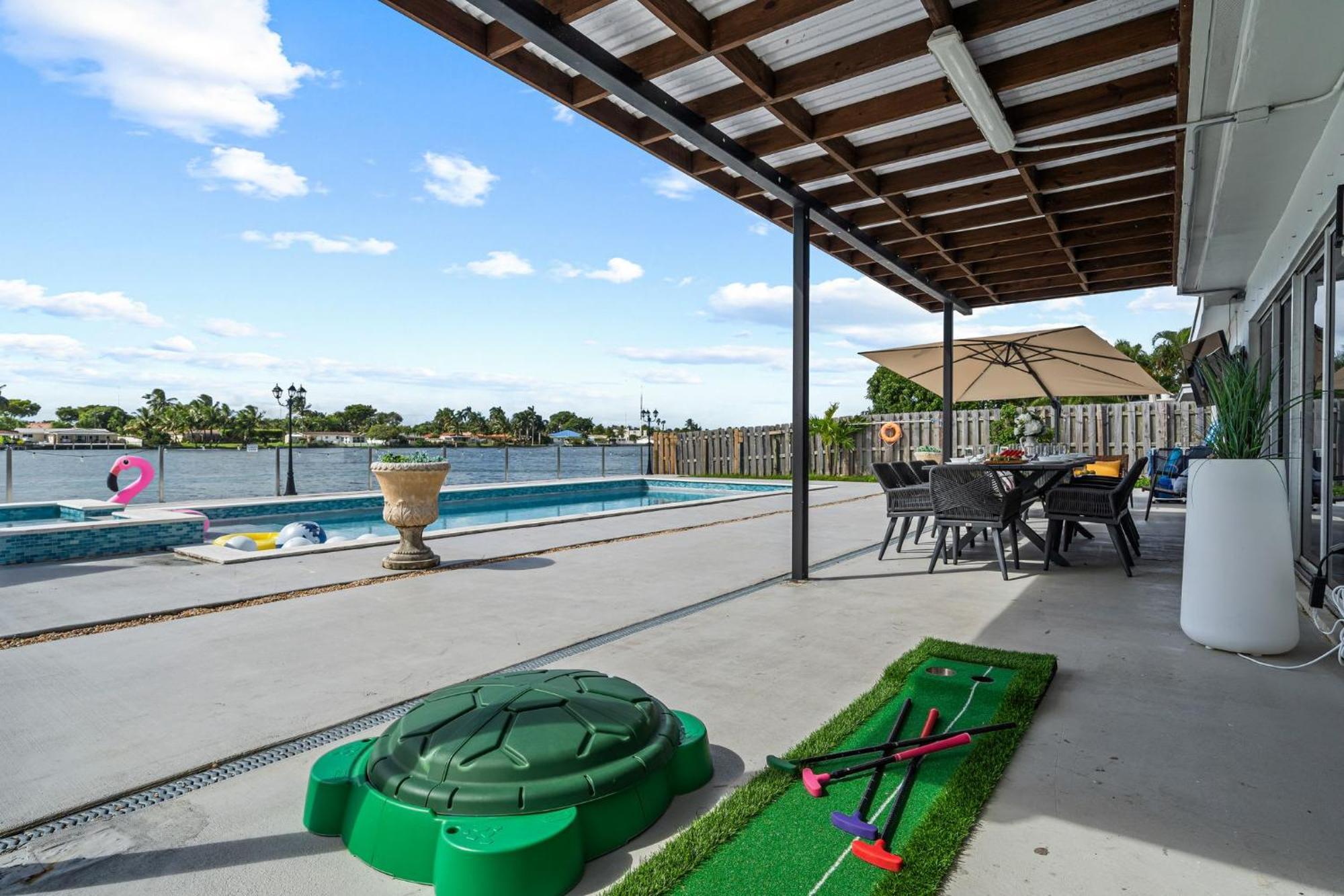 Holiday home Lakefront Paradise Heated Pool 5 Beds Miami