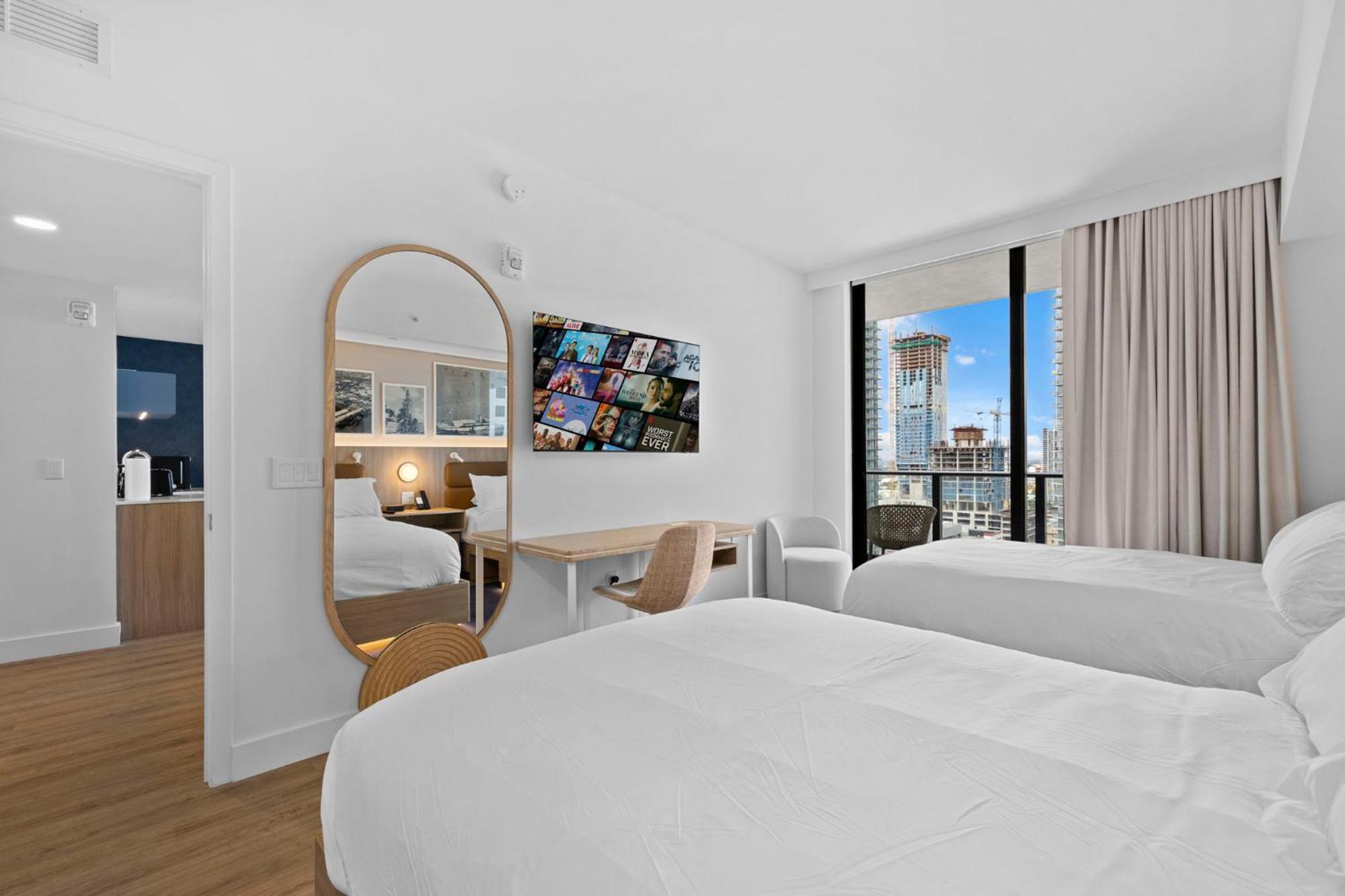 Luxury With Views In Downtown Apartment
