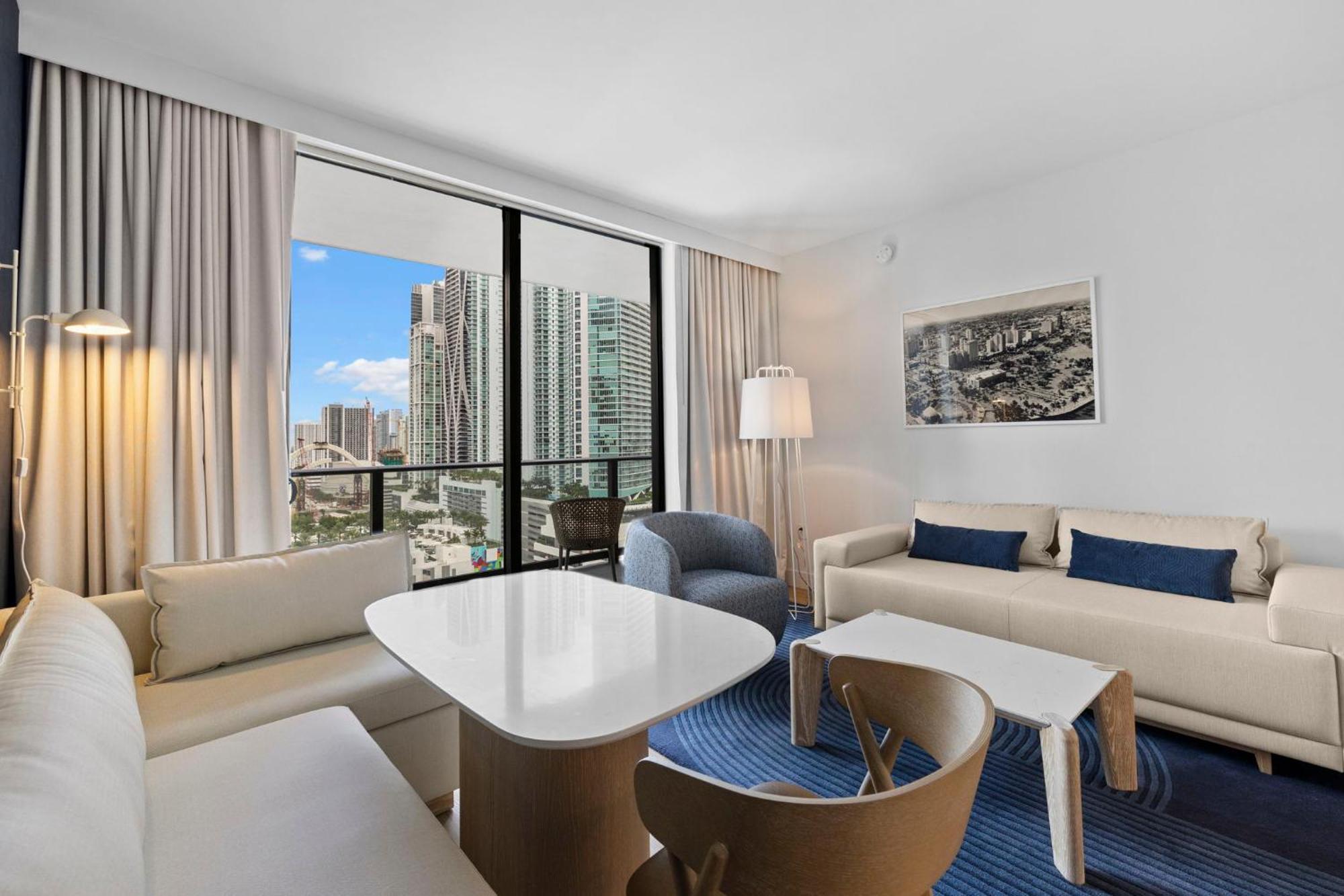 Luxury With Views In Downtown * Miami