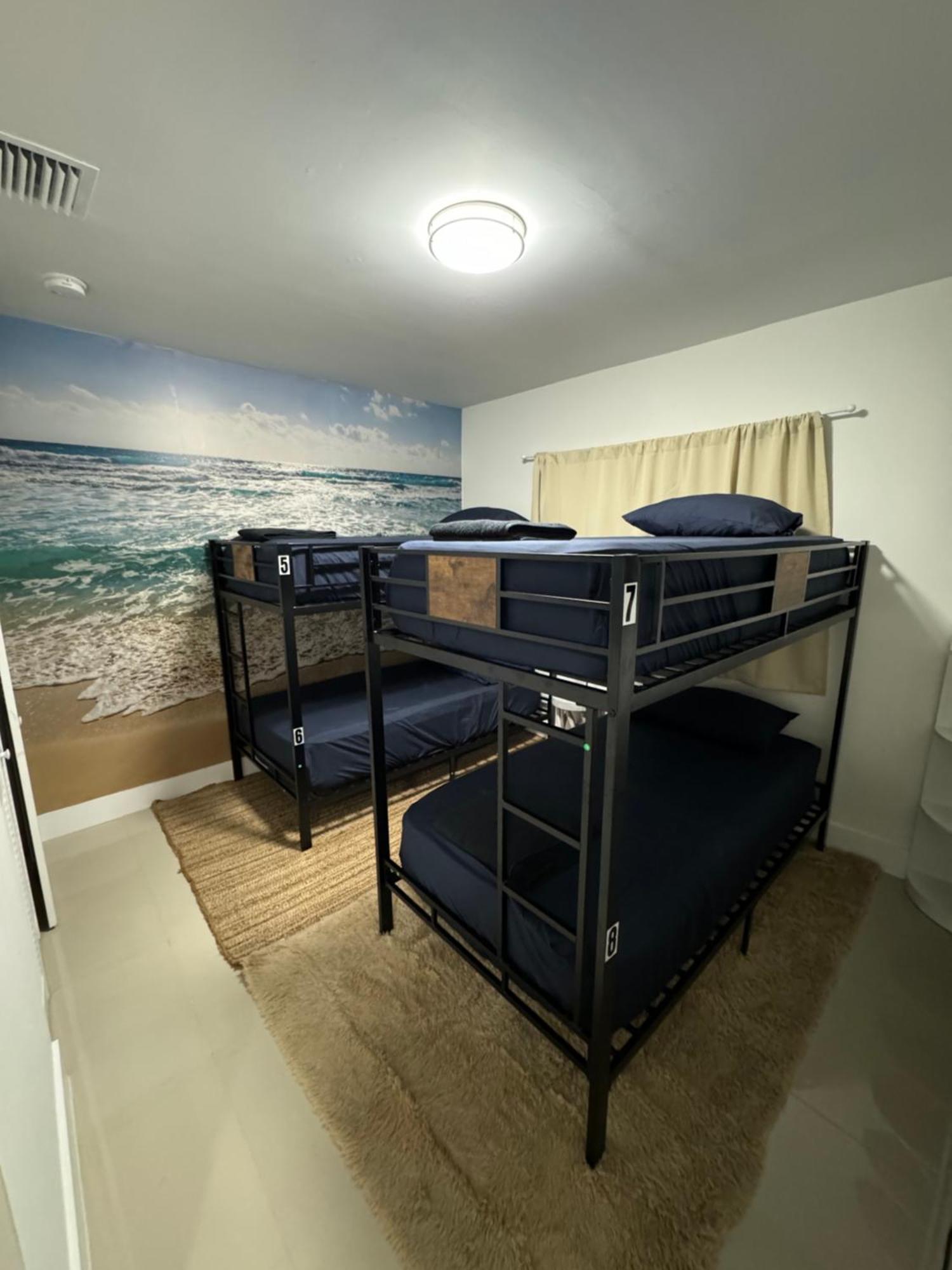 Touchdown Hostel Miami
