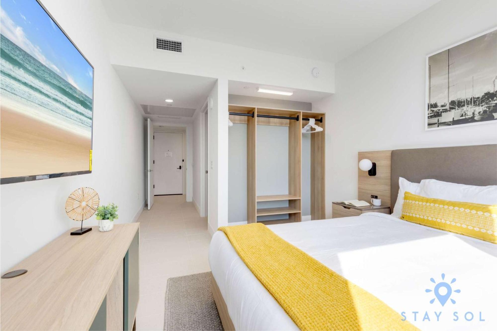 3br-3 Bth - Gym & Pool Apartment Miami