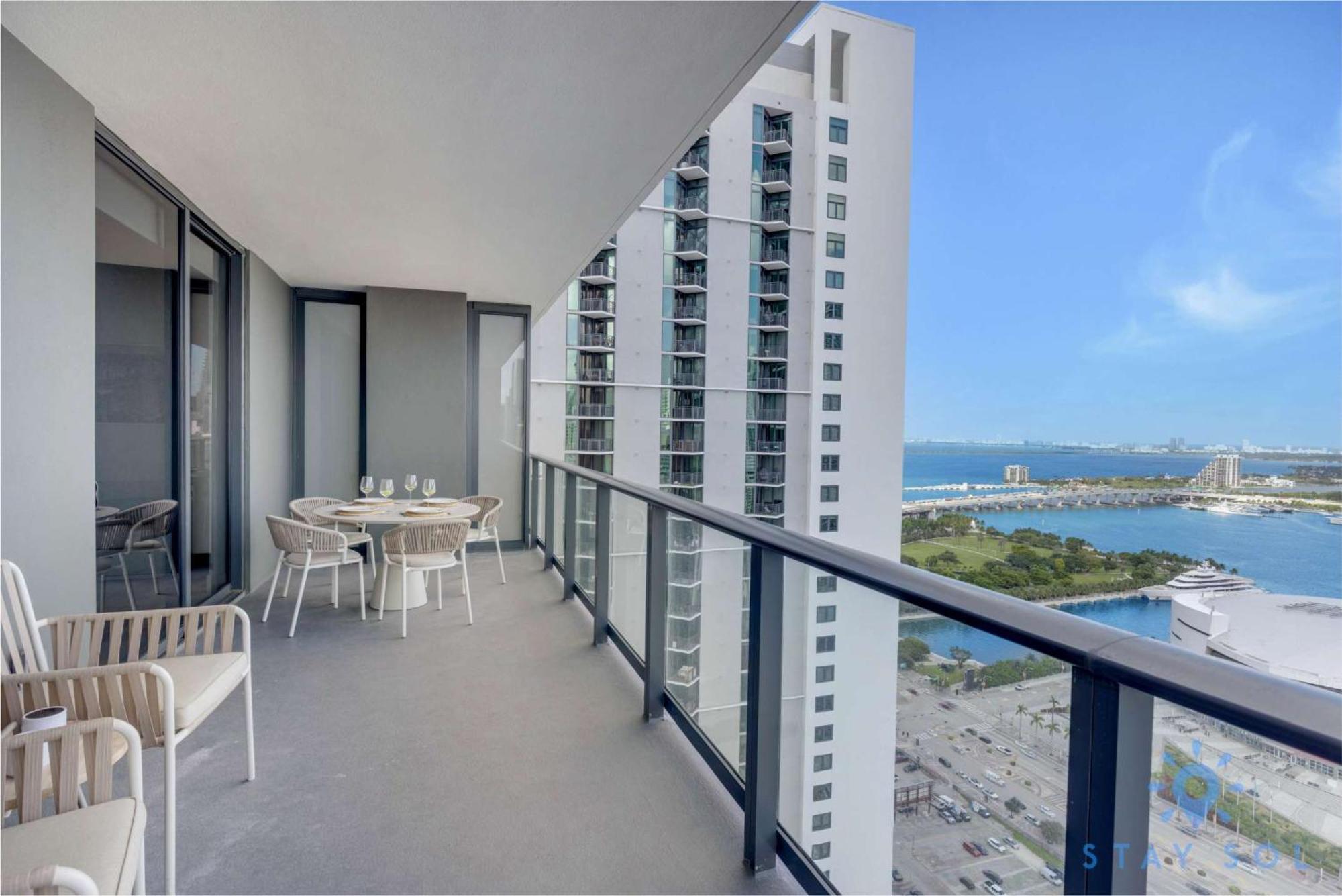 Apartment 3br-3 Bth - Gym & Pool *