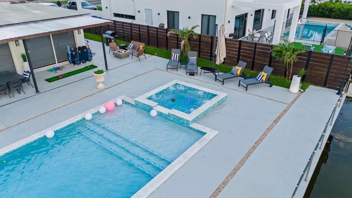 Lakefront Paradise Heated Pool 5 Beds * Miami