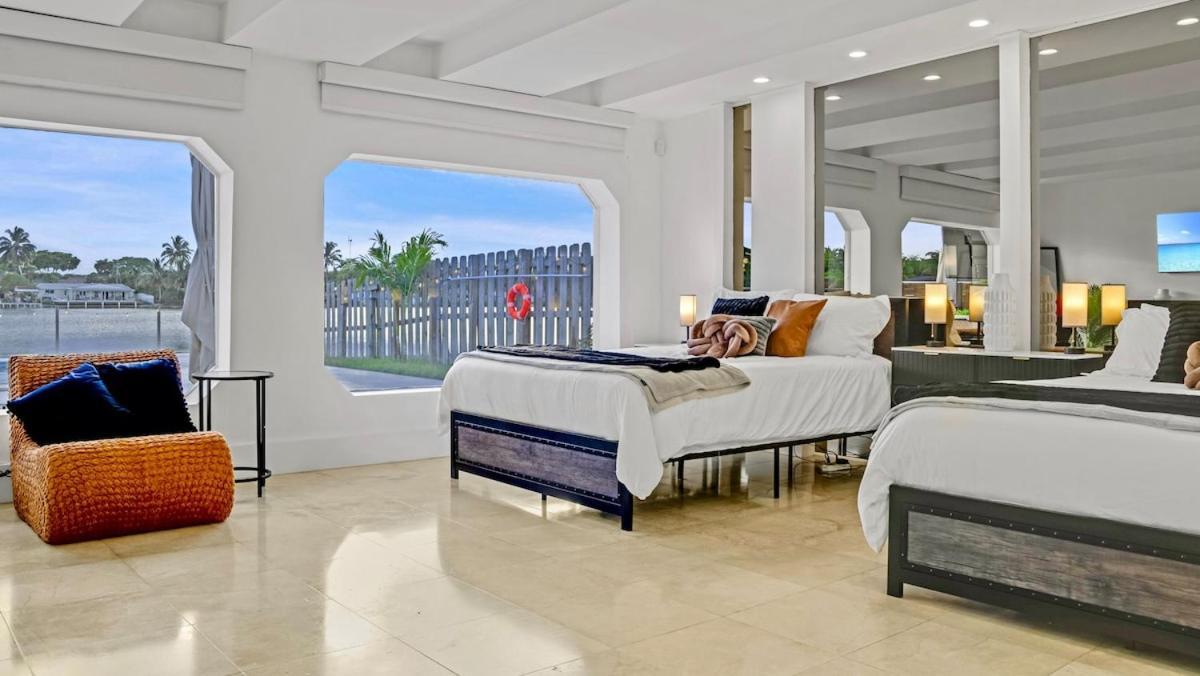 Lakefront Paradise Heated Pool 5 Beds