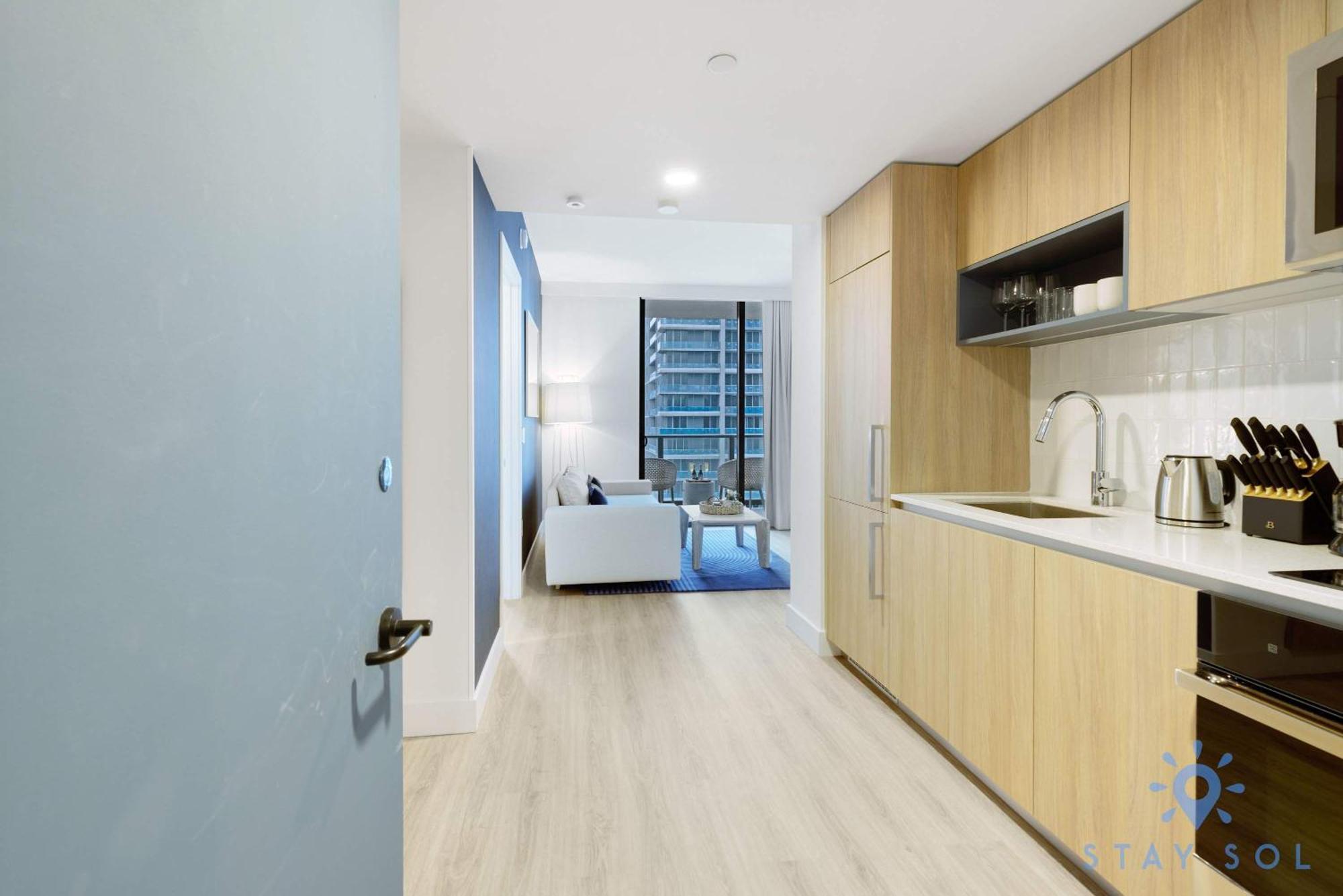 Stylish 2br With Pool & Balcony
