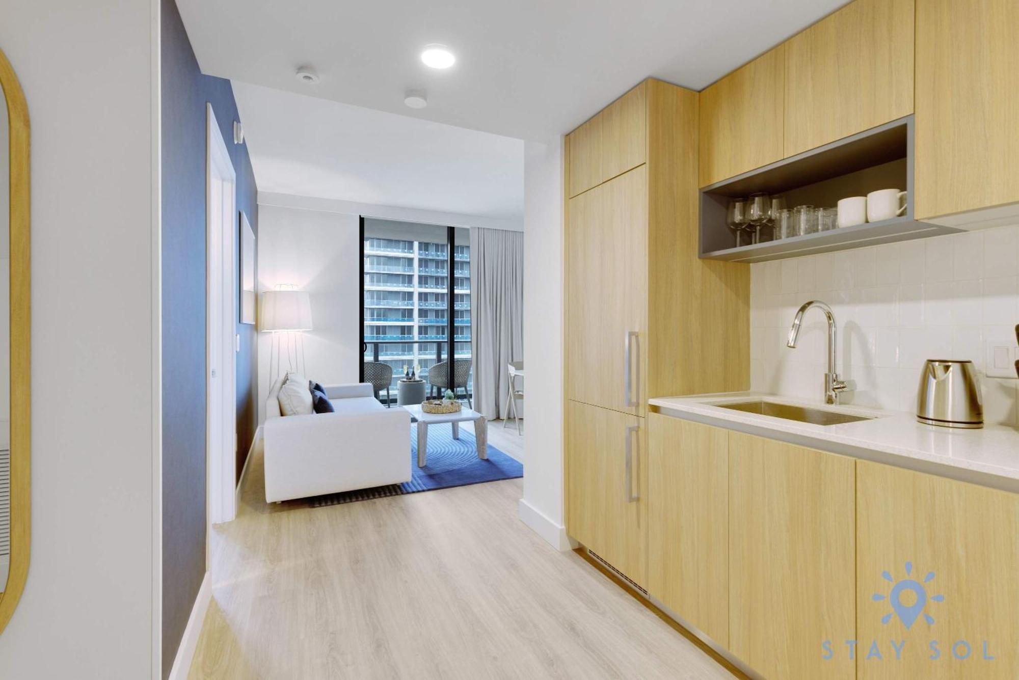 Stylish 2br With Pool & Balcony Apartment Miami
