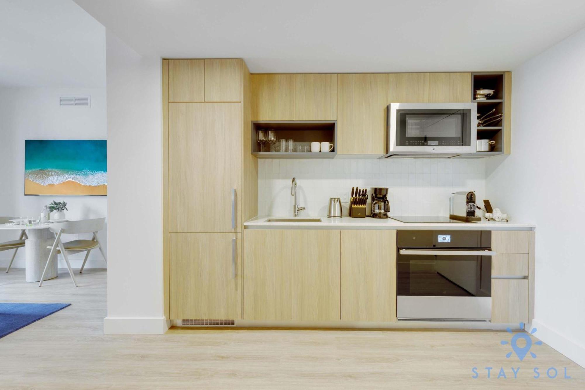 Stylish 2br With Pool & Balcony