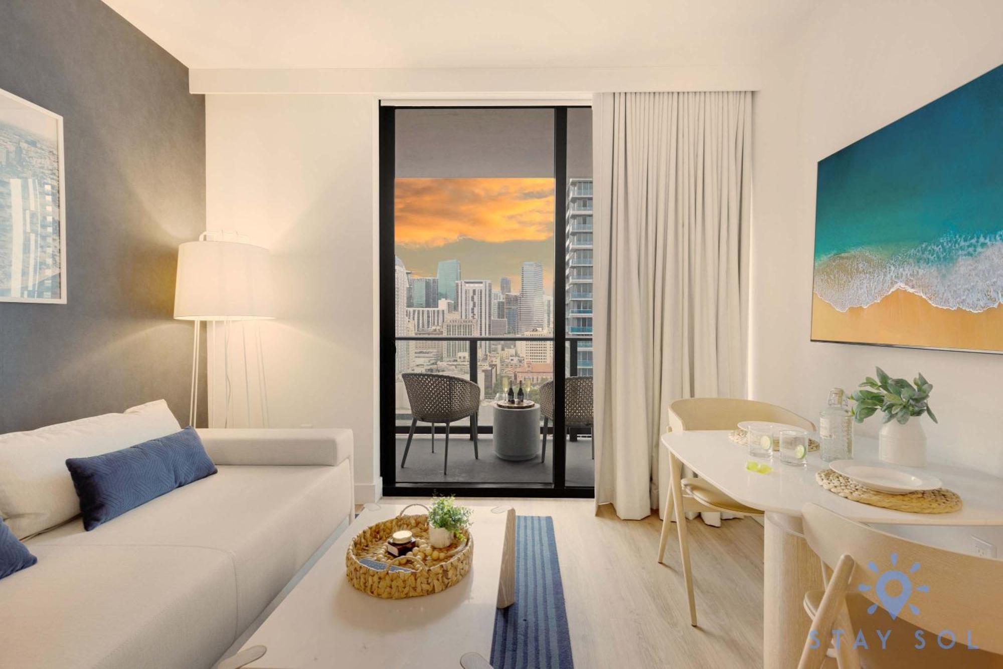 Stylish 2br With Pool & Balcony Apartment Miami
