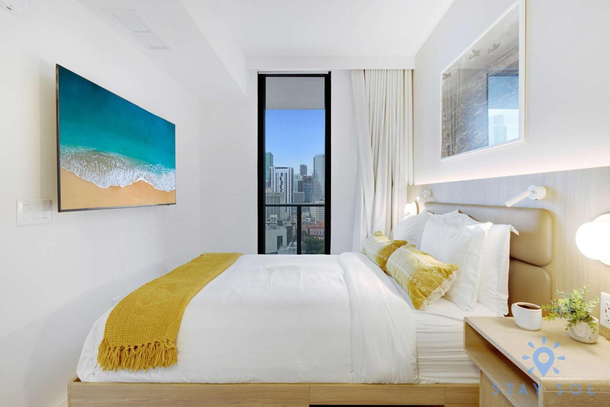 Apartment Stylish 2br With Pool & Balcony *