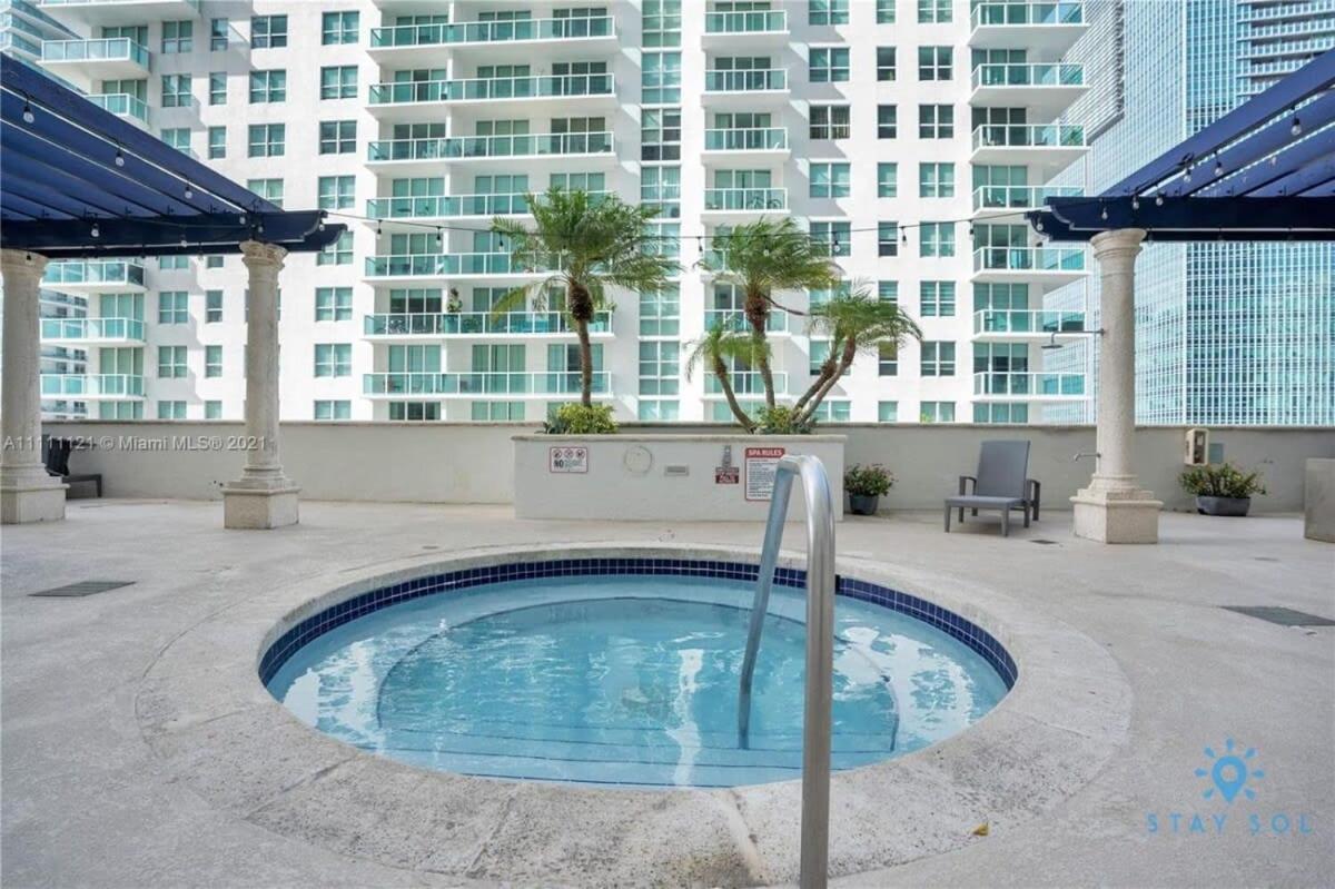 Beautiful 1 Bedroom With Modern Amenities Apartment