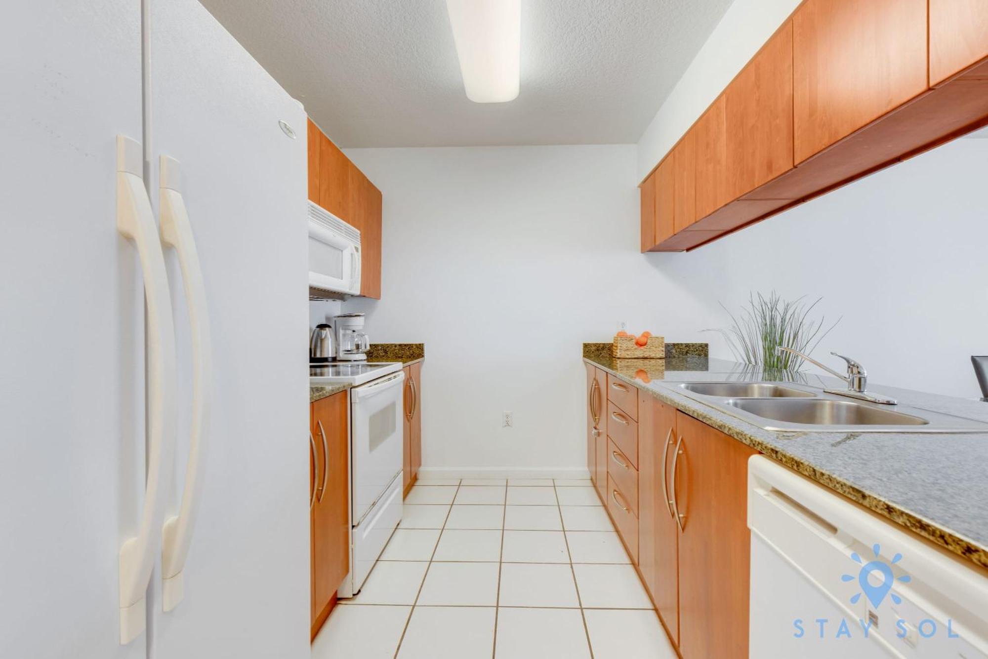 Beautiful 1 Bedroom With Modern Amenities *