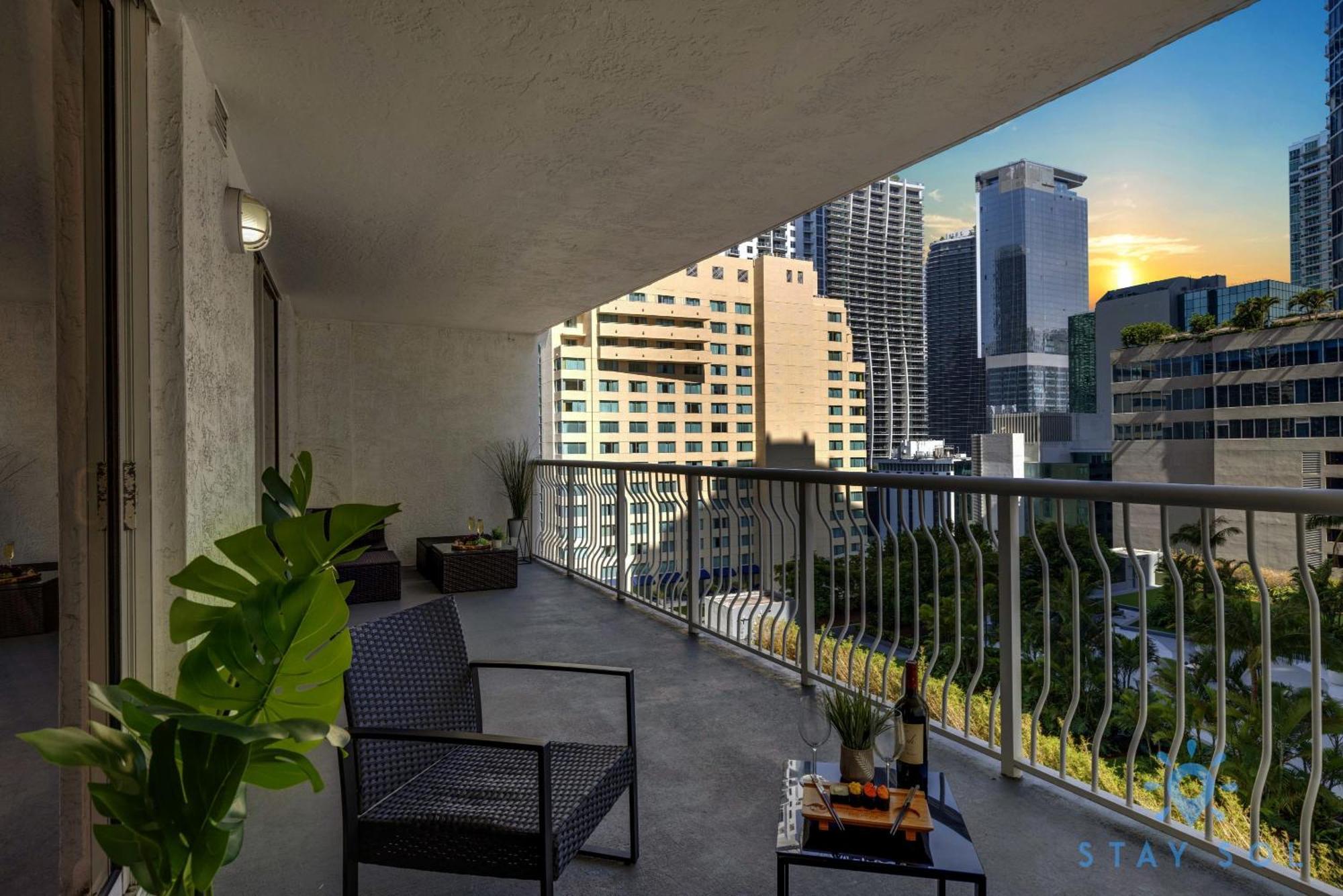 Beautiful 1 Bedroom With Modern Amenities