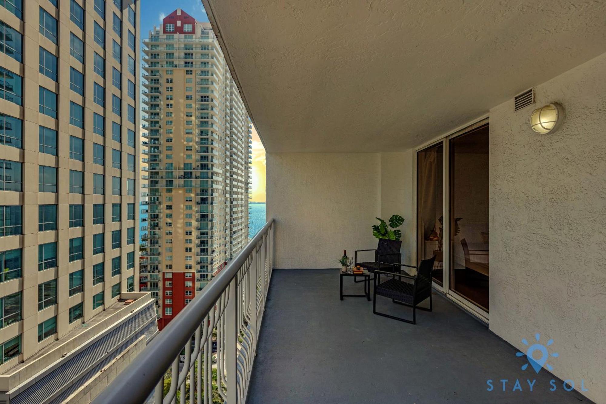 Beautiful 1 Bedroom With Modern Amenities Apartment Miami