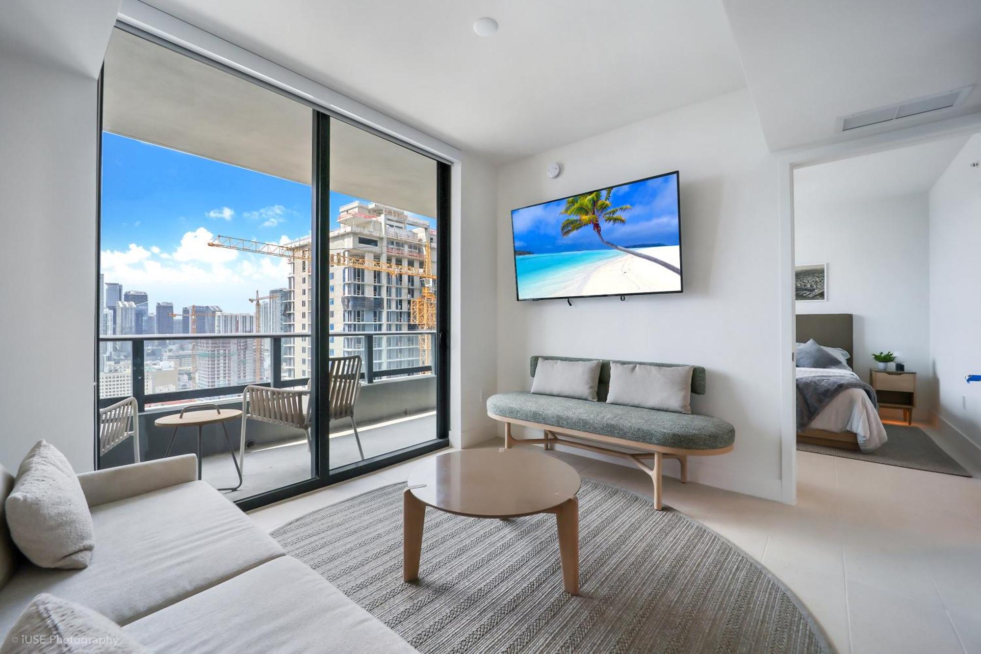 New Unit 28th Floor With Unbeatable Bayside Views Miami