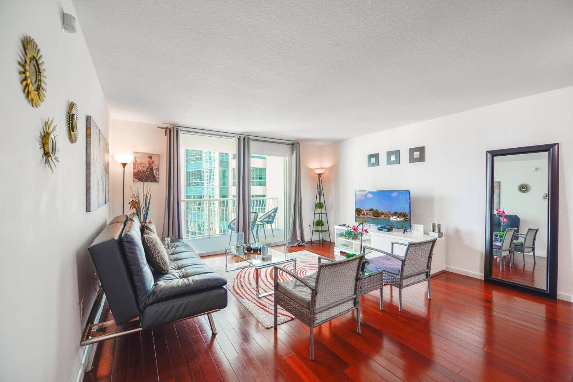 On Top! On 31st Floor W Cozy Amenities Apartment *