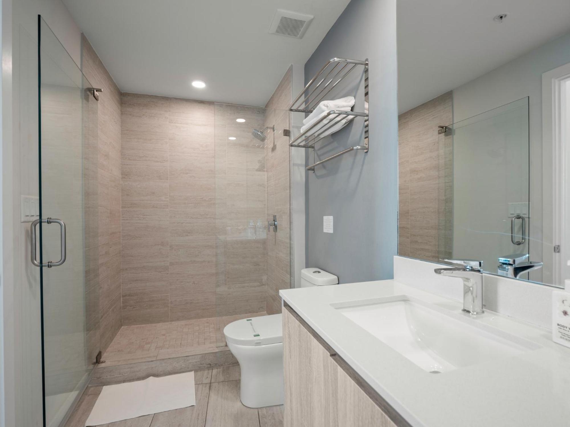 Apartment Elegant 2br W Beautiful Views *