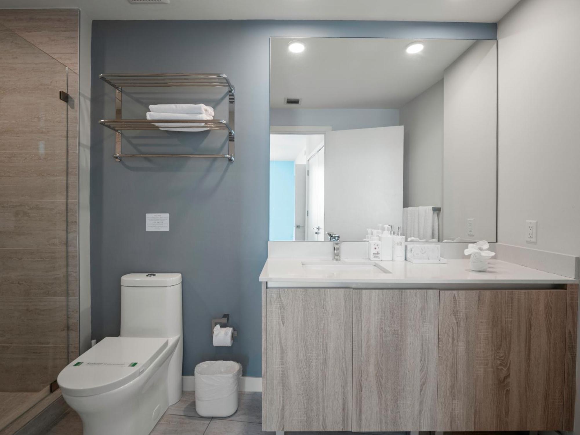 Elegant 2br W Beautiful Views Miami