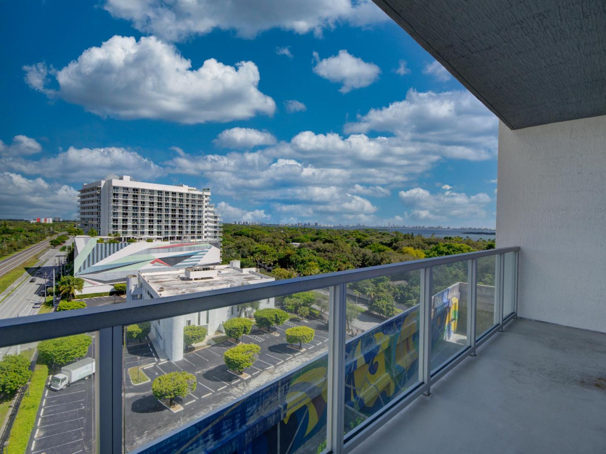 Elegant 2br W Beautiful Views * Miami