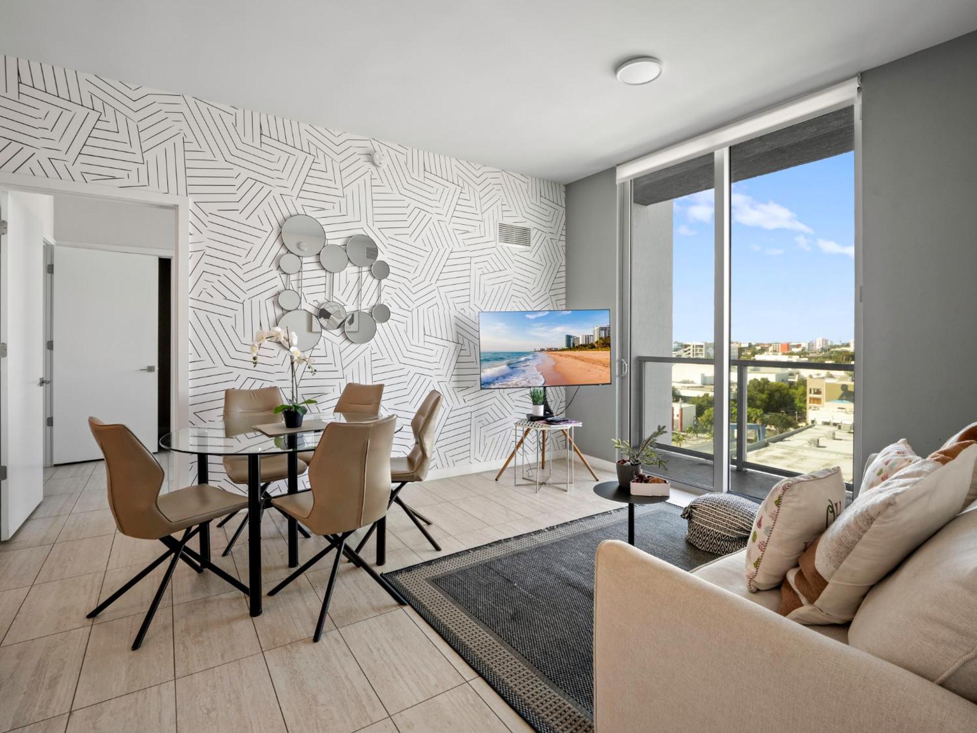 Elegant 2br W Beautiful Views *
