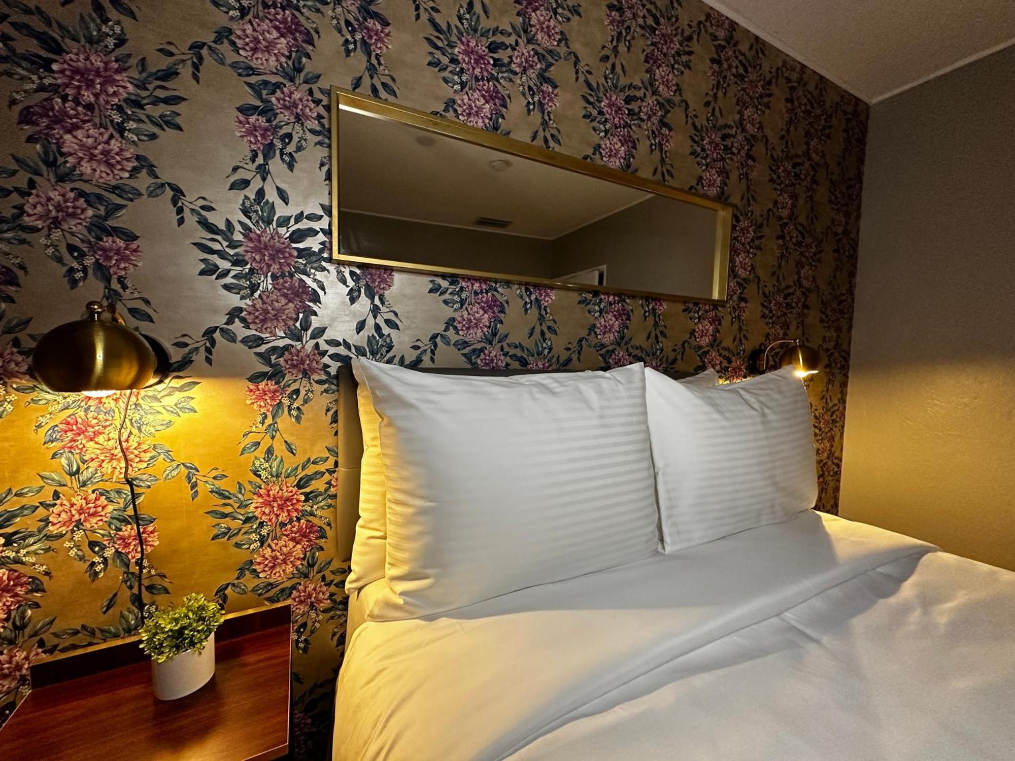 Tb Downtown Hotel *